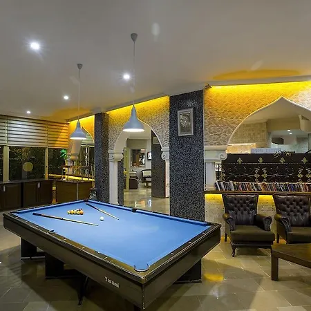 Kleopatra Tower 公寓式酒店 阿拉尼亚