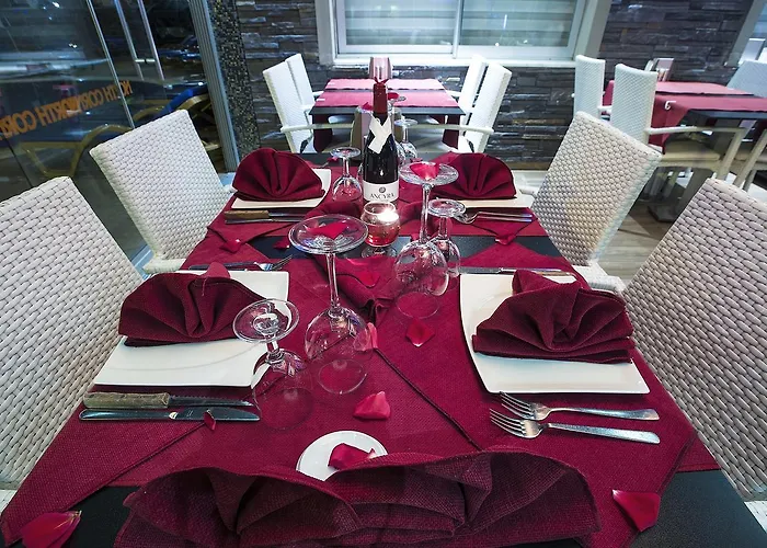 Aparthotel Kleopatra Tower 2*