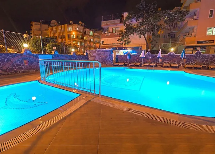 Kleopatra Tower 2* אלאניה