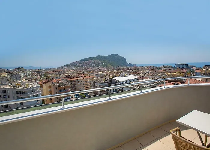 Kleopatra Tower 2* אלאניה